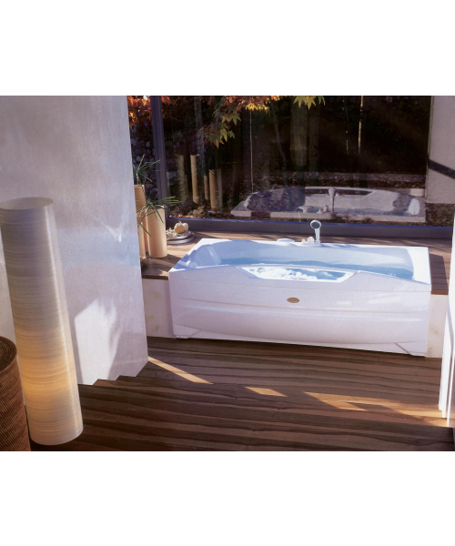 Гидромассажная ванна "Jacuzzi Hiblis"
